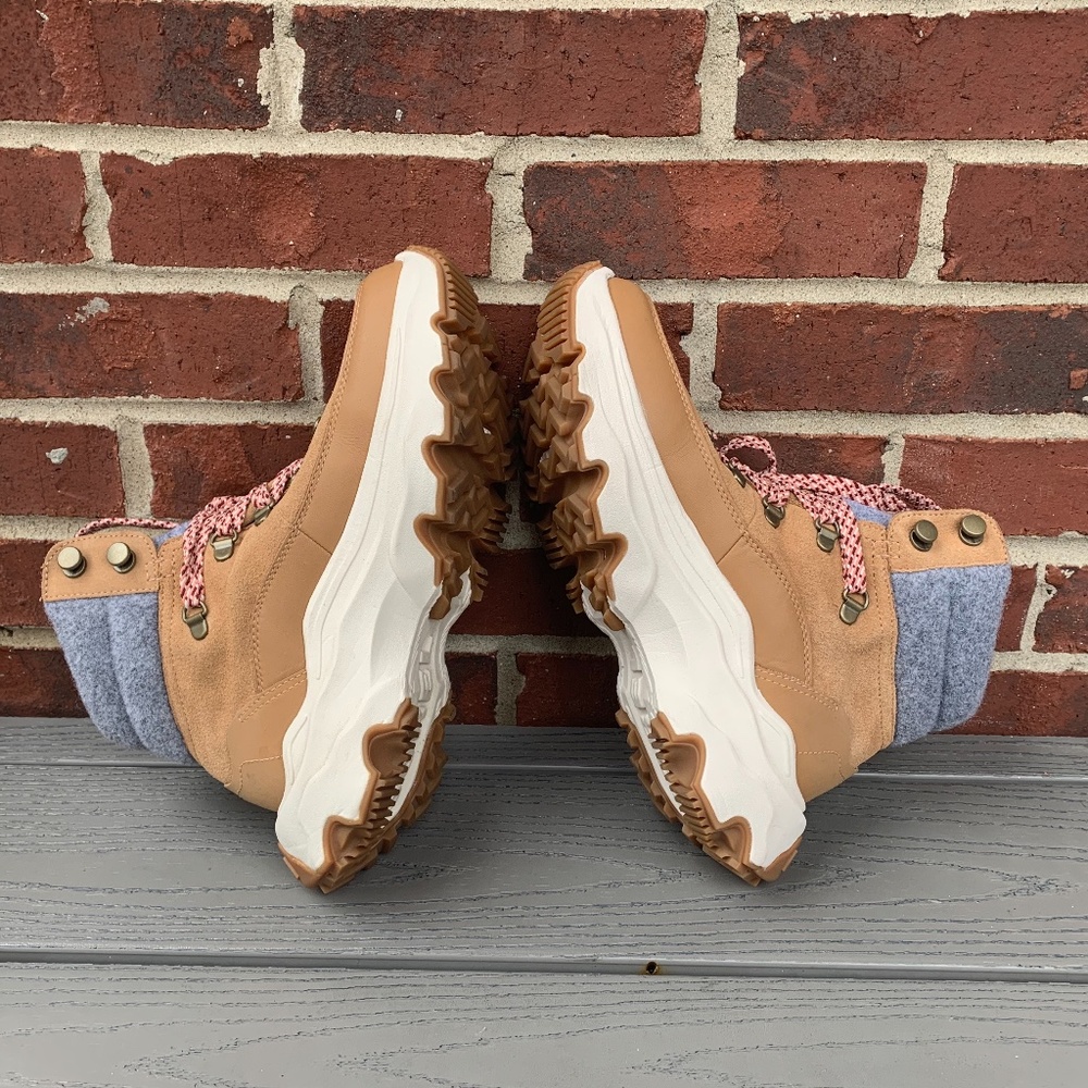 Sorel Kinetic Breakthru Conquest Waterproof Boots - Picture 6 of 13